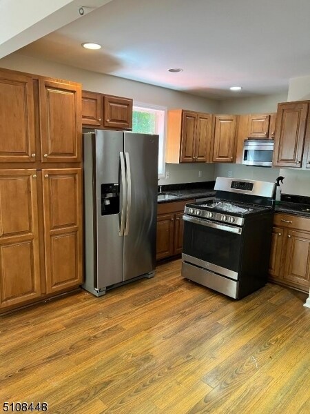 Foto del edificio - 215 Brook Valley Rd