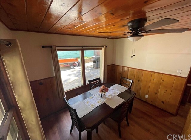 Foto del edificio - 23073 Pine Ln