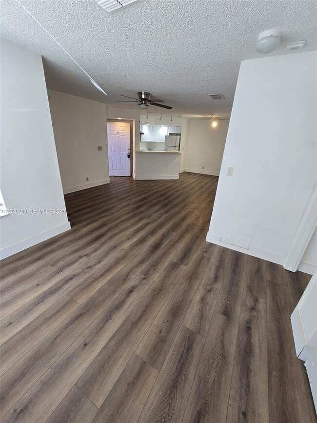 Building Photo - 3340 Pinewalk Dr N