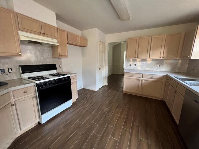 Building Photo - 9107 Dragonwood Trail