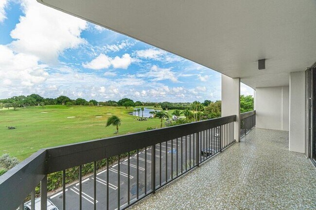 Building Photo - 2000 Presidential Way