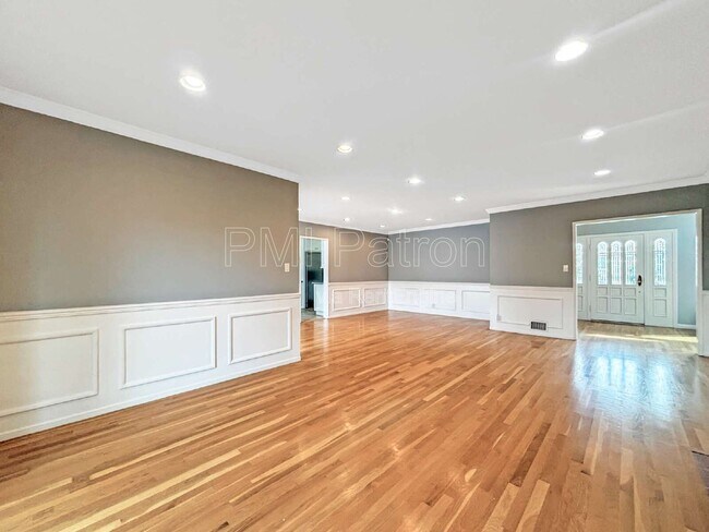 Foto del edificio - 5147 E Los Flores St