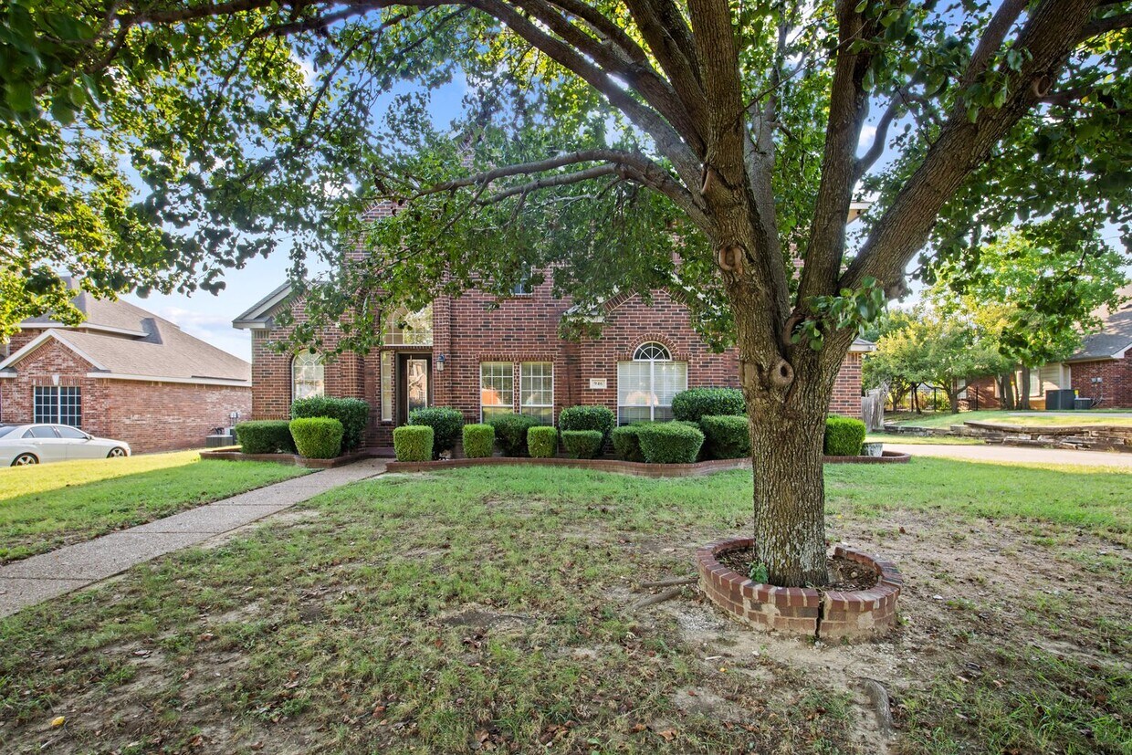 Foto principal - Stunning 4-Bedroom Rental Home with office...