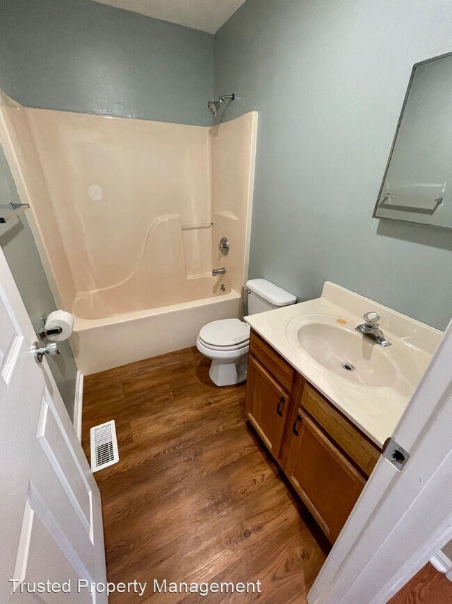 Building Photo - 1 br, 1 bath House - 439 1/2 North Manion ...