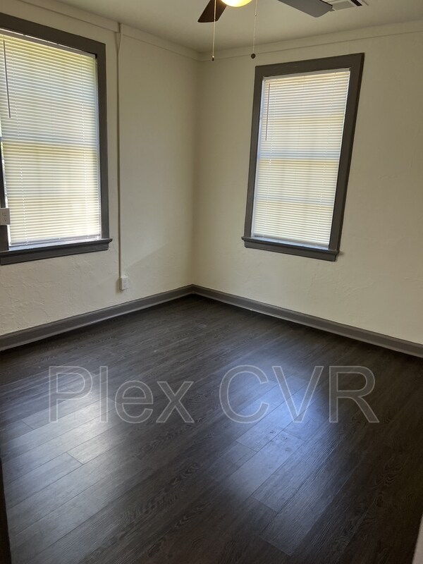 Foto del edificio - 3918 Maple Cir
