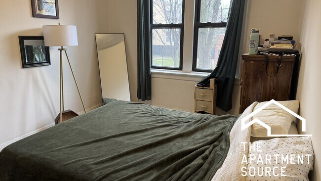 Foto del edificio - 2919 W McLean Ave