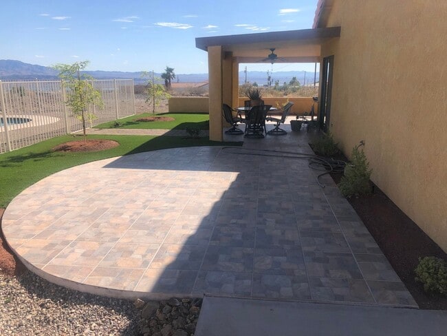 Building Photo - 3 Bedroom 3.5 Bath POOL HOME Central LHC!! Long Term Unfurnished!