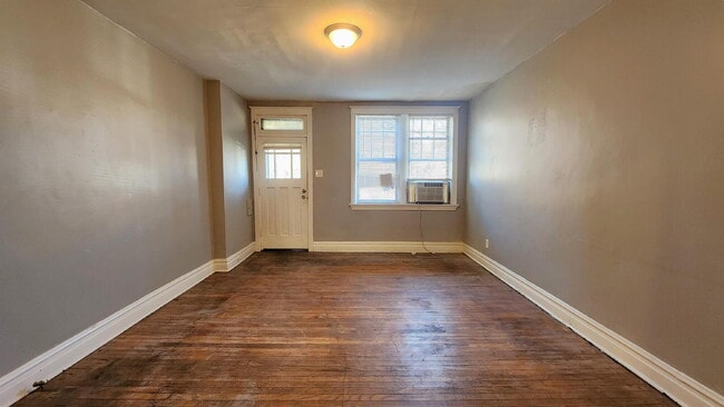 Building Photo - **Move-In Special-Half Off 1st Months Rent** Charming 1-Bedroom Apartment in South St. Louis