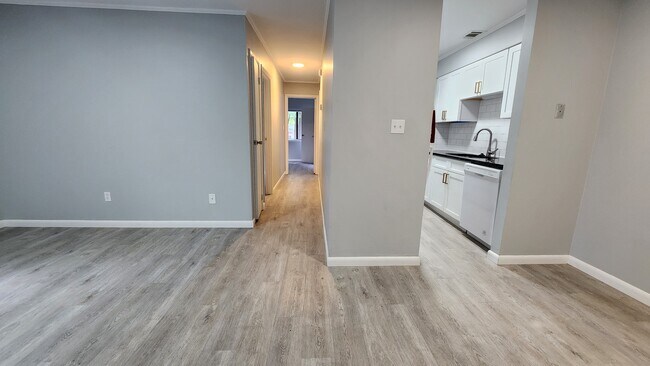 kitchen - 950 Forestbrook Rd