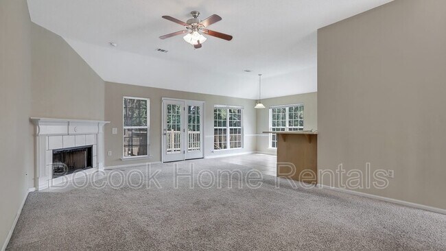 Foto del edificio - 422 Copper Creek Cir