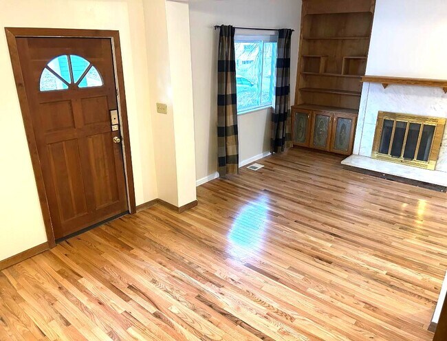 Foto del edificio - 1527 Orangewood Ave