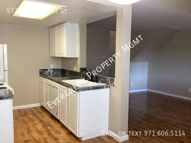Building Photo - Water, sewer and trash INCLUDED! 1 bdrm, 1...