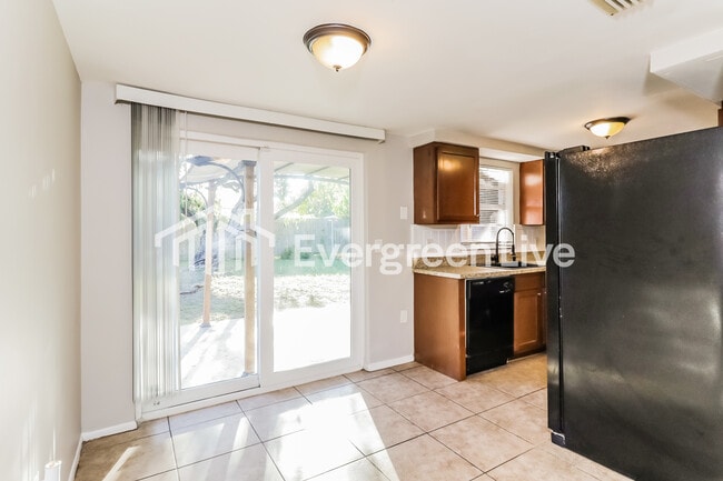 Foto del edificio - 3430 Peterborough St