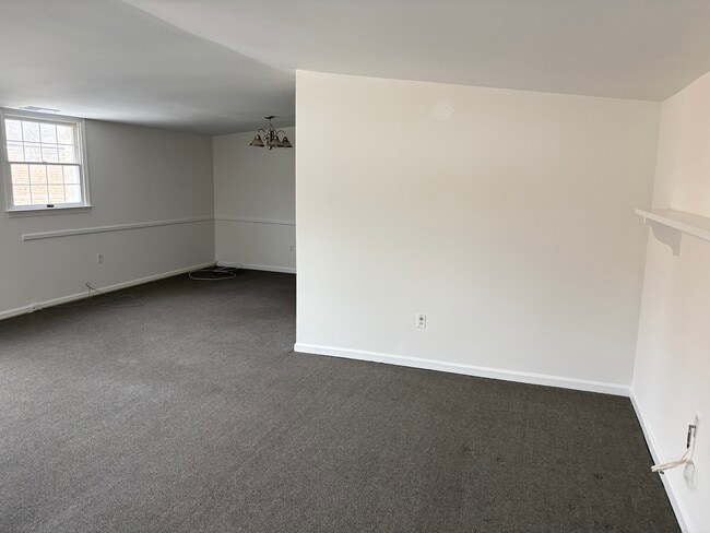 Building Photo - 809 N Bethlehem Pike