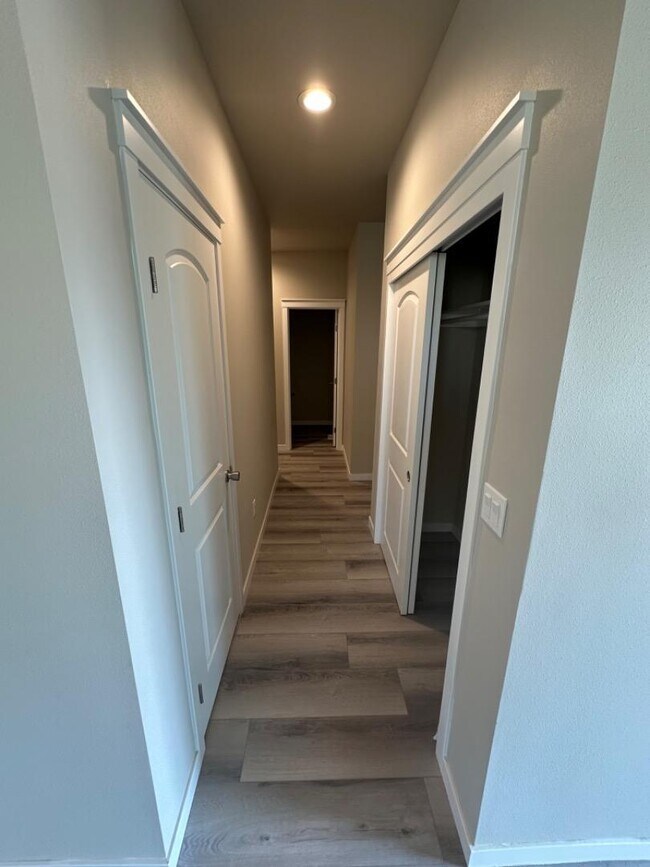 Foto del edificio - 9002 Nafizah Way