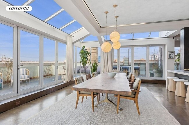 Building Photo - 190 Riverside Dr