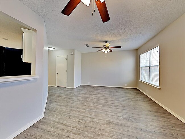 Building Photo - 8504 Tallahassee Ln