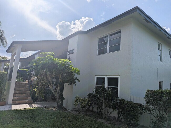 Building Photo - 13283 Pineapple Palm Ct