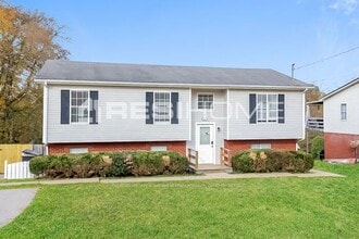 Building Photo - 213 Granada Dr