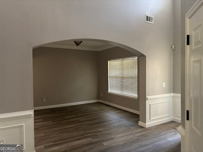 Foto del edificio - 7742 Parkside Dr