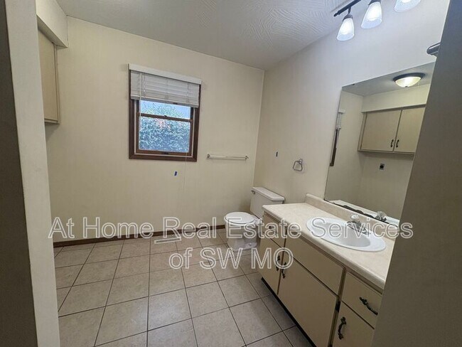 Building Photo - 3161 S Kimbrough