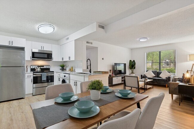 Building Photo - Northlake