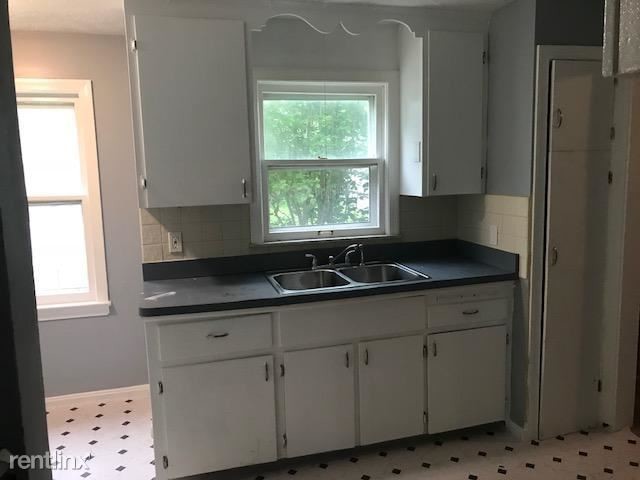 Building Photo - 3 br, 1.5 bath House - 1559 Holmden Rd