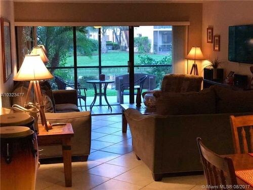 Building Photo - 200 Lakeview Dr