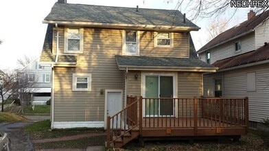 Building Photo - 1006 Big Falls Ave