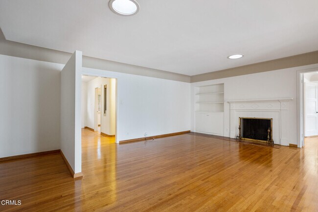Building Photo - 1455 Avonrea Rd