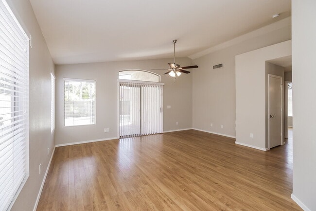 Building Photo - 1051 N San Benito Dr