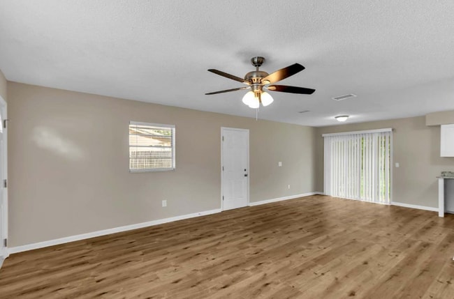 Photo - 2006 E Humphrey St House