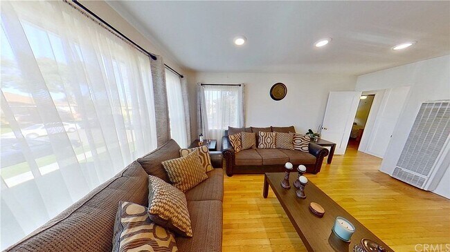 Foto del edificio - 1618 W 136th St
