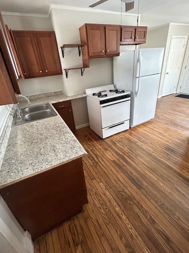 Building Photo - 1109 Adams St