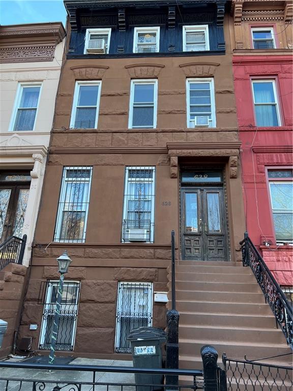 Foto principal - 628 Hancock St