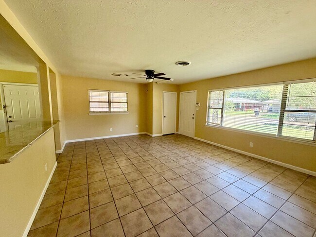 Foto del edificio - Move-In Ready in Shreveport - Anderson Island Subdivision - 3 br 1.5 ba home for lease