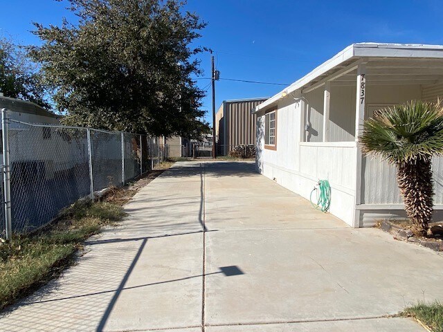 Foto del edificio - 7837 Mallard St