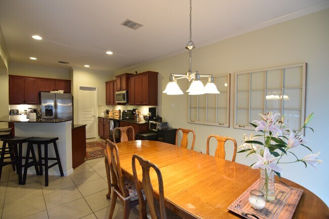 Building Photo - 518 Wedgwood Dr