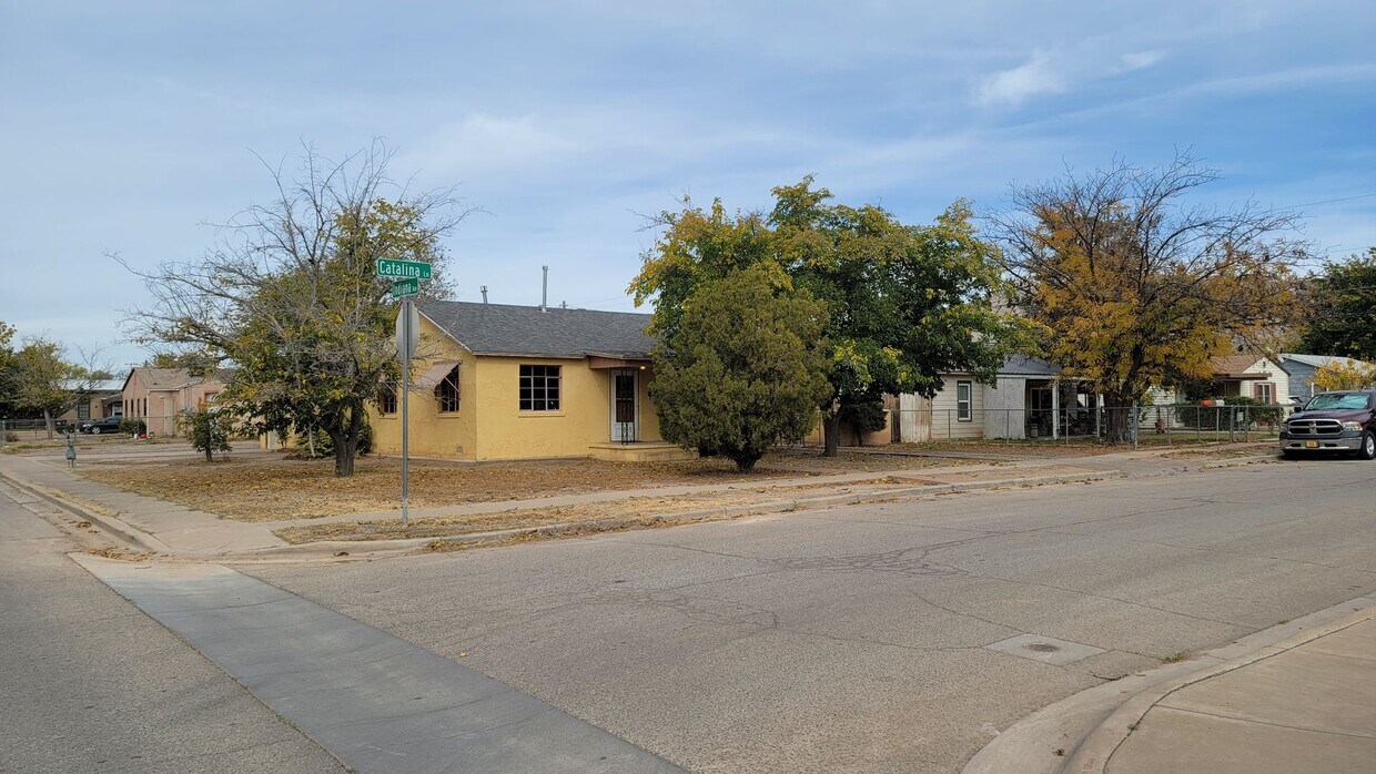 501 Catalina Ln Unit 501, Alamogordo, NM 88310 Room for Rent in