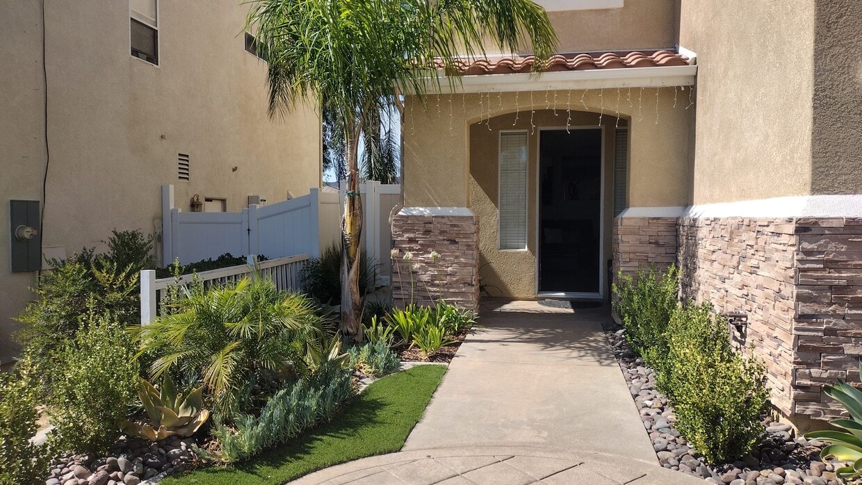 Primary Photo - 40035 Temecky Way