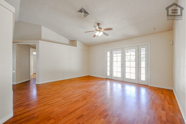 Foto del edificio - 3Bed/2Bath House at 59th Ave/Union Hills! Move-In Ready on 07/30/2026!