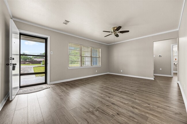 Foto del edificio - 223 Wildwood St