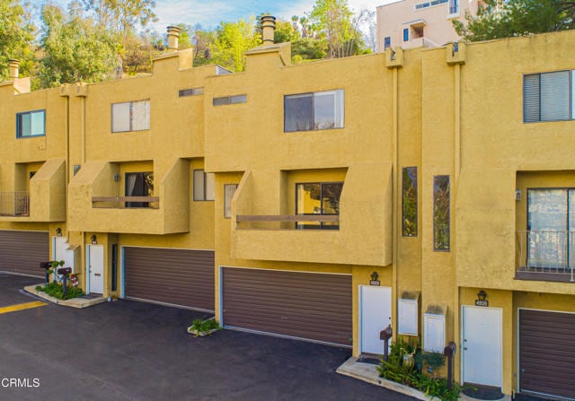 Foto del edificio - 4808 Vía Colina