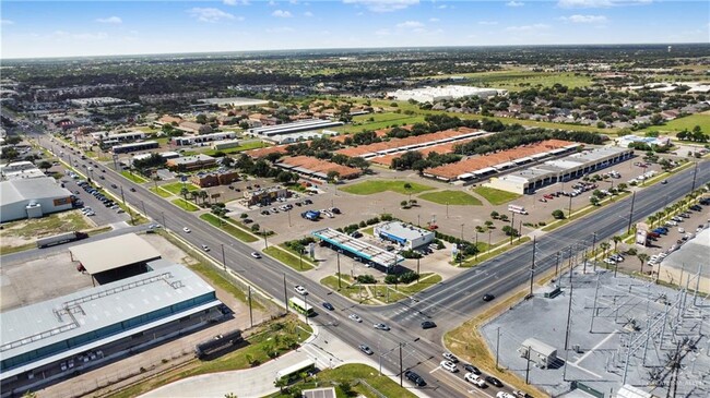 Foto del edificio - 2405 Redbud Ave