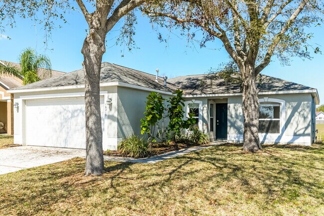 Foto del edificio - 16213 Wilkinson Dr