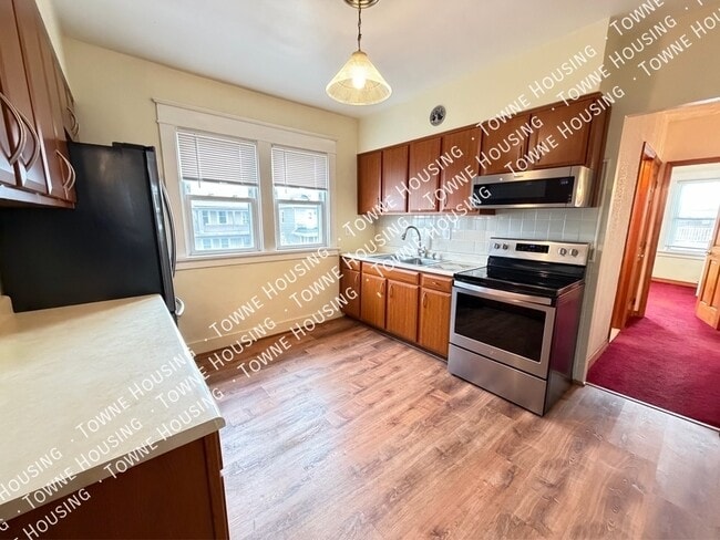 Building Photo - 144 Lovering Ave