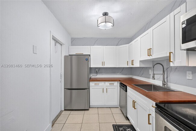 Foto del edificio - 14013 SW 90th Ave