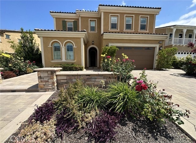 Building Photo - 6005 Amora Dr