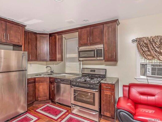 Foto del edificio - 160-13 N Conduit Ave