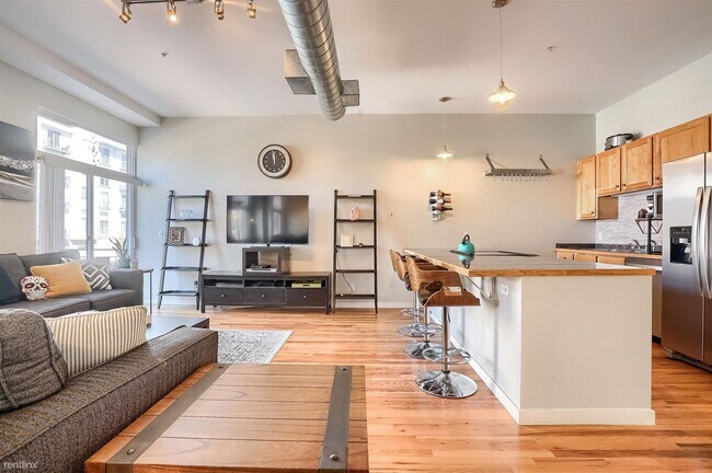 Foto del edificio - 2 br, 1 bath Condo - 1521 Central Street 2E